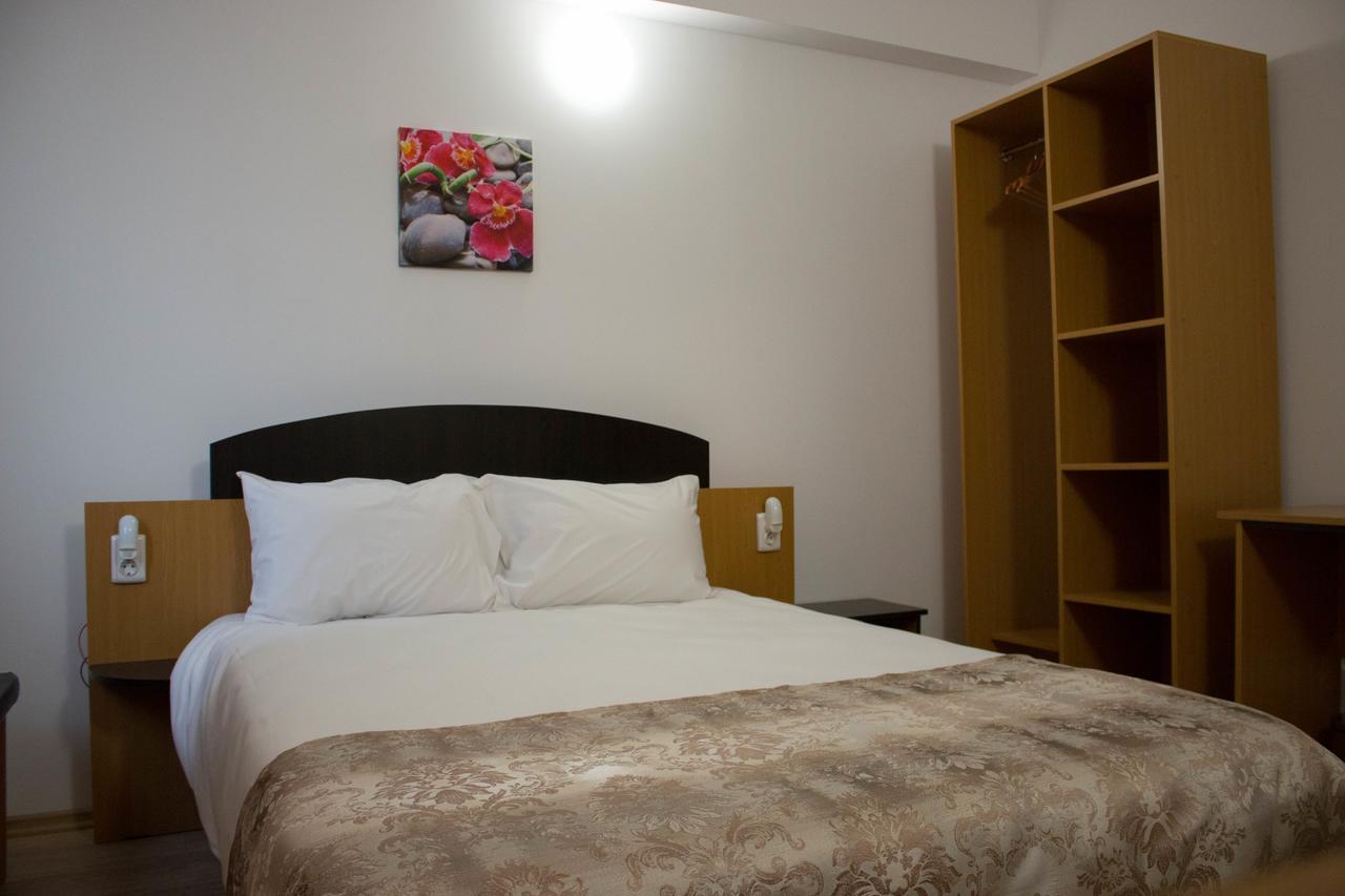 Rent Room N&S Iasi Exterior foto