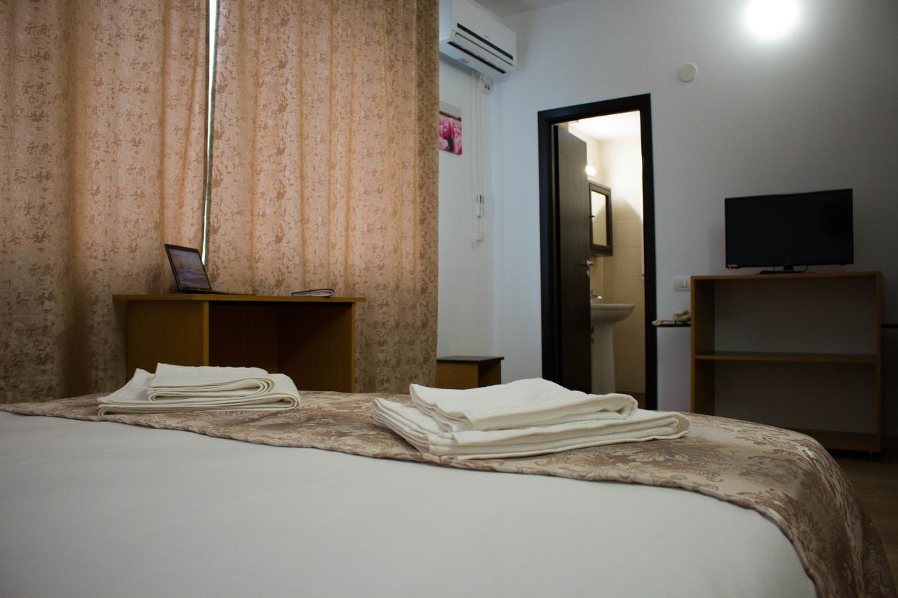 Rent Room N&S Iasi Exterior foto