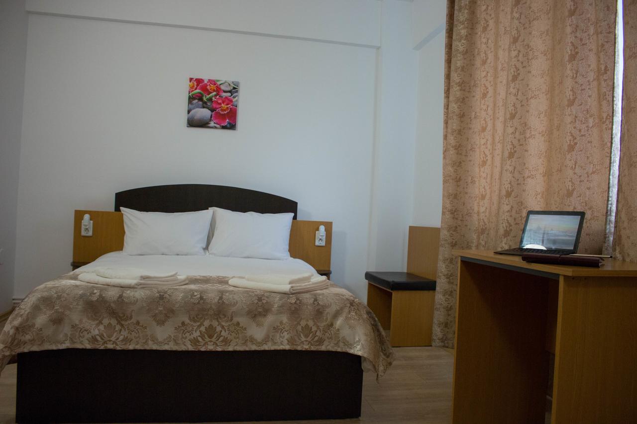 Rent Room N&S Iasi Exterior foto
