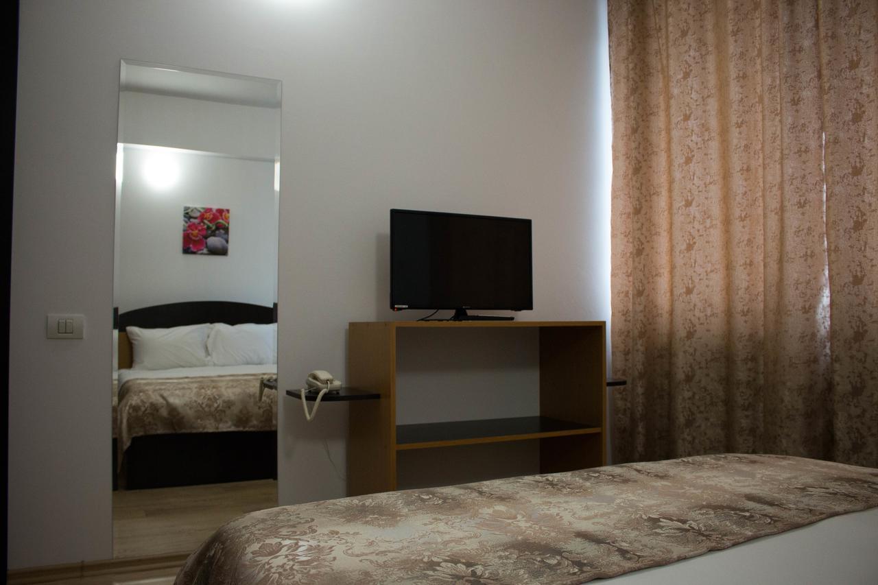 Rent Room N&S Iasi Exterior foto